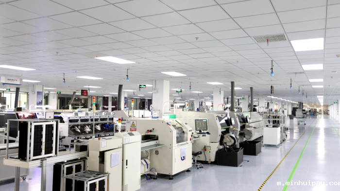 2 空无一人的minhuipay滨江智能工厂，智能化生产线正在高效运行.png